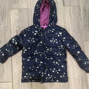 Cat & Jack Navy Heart Puff Jacket with hood. Size 4T.